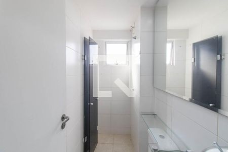 Banheiro  Social de apartamento para alugar com 1 quarto, 30m² em Lindoia, Curitiba
