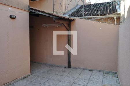 Casa de condomínio para alugar com 170m², 2 quartos e 1 vagaQuintal