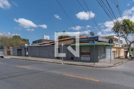 Casa à venda com 360m², 3 quartos e 4 vagasFachada