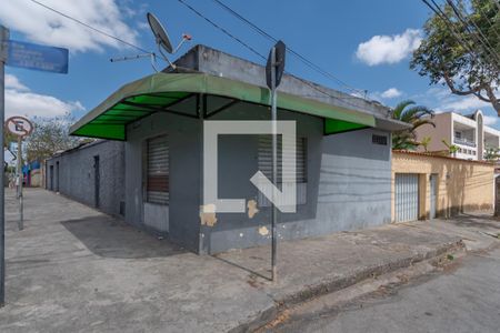 Casa à venda com 360m², 3 quartos e 4 vagasFachada