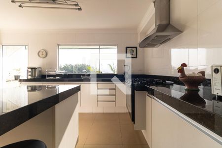 Casa à venda com 300m², 3 quartos e 5 vagas Casa à venda com 300m², 3 quartos e 5 vagasCozinha