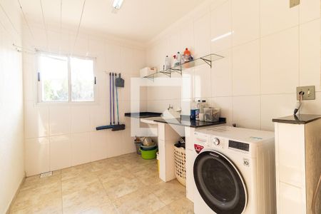 Casa à venda com 300m², 3 quartos e 5 vagas Casa à venda com 300m², 3 quartos e 5 vagasLavanderia