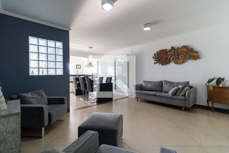 Casa à venda com 300m², 3 quartos e 5 vagas Casa à venda com 300m², 3 quartos e 5 vagasSala de Estar