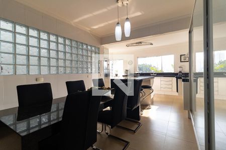 Casa à venda com 300m², 3 quartos e 5 vagas Casa à venda com 300m², 3 quartos e 5 vagasCozinha