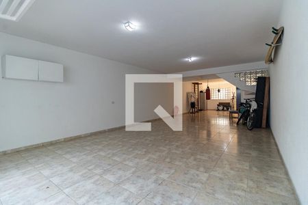 Casa à venda com 300m², 3 quartos e 5 vagas Casa à venda com 300m², 3 quartos e 5 vagasGaragem