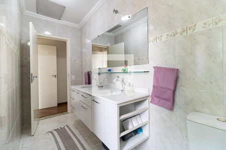 Casa à venda com 300m², 3 quartos e 5 vagas Casa à venda com 300m², 3 quartos e 5 vagasBanheiro da Suíte 1