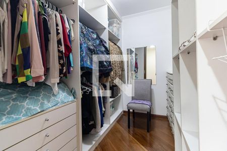 Casa à venda com 300m², 3 quartos e 5 vagas Casa à venda com 300m², 3 quartos e 5 vagasCloset da Suíte 1