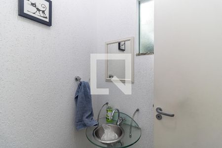 Casa à venda com 300m², 3 quartos e 5 vagas Casa à venda com 300m², 3 quartos e 5 vagasLavabo