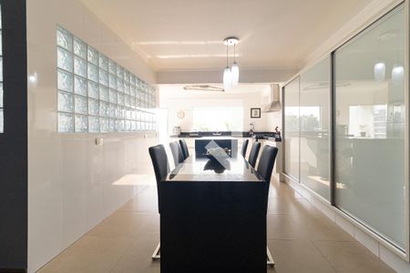 Casa à venda com 300m², 3 quartos e 5 vagas Casa à venda com 300m², 3 quartos e 5 vagasCozinha