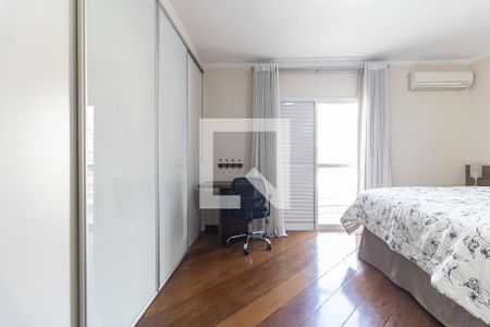 Casa à venda com 300m², 3 quartos e 5 vagas Casa à venda com 300m², 3 quartos e 5 vagasSuíte 1