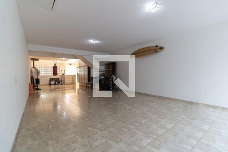 Casa à venda com 300m², 3 quartos e 5 vagas Casa à venda com 300m², 3 quartos e 5 vagasGaragem