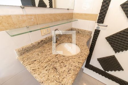 Casa à venda com 300m², 3 quartos e 5 vagas Casa à venda com 300m², 3 quartos e 5 vagasBanheiro da Suíte 2