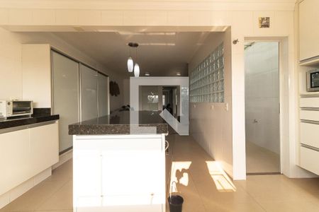 Casa à venda com 300m², 3 quartos e 5 vagas Casa à venda com 300m², 3 quartos e 5 vagasCozinha