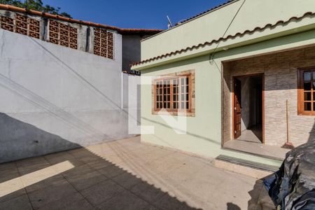 Casa para alugar com 101m², 2 quartos e 2 vagasQuintal