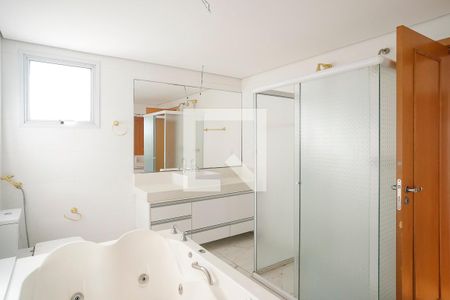 Apartamento à venda com 264m², 4 quartos e 4 vagasBanheiro da suíte 1