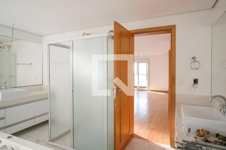 Apartamento à venda com 264m², 4 quartos e 4 vagasBanheiro da suíte 1