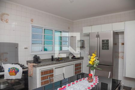 Casa à venda com 213m², 2 quartos e 2 vagas Casa à venda com 213m², 2 quartos e 2 vagasCozinha