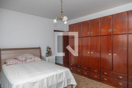 Casa à venda com 213m², 2 quartos e 2 vagas Casa à venda com 213m², 2 quartos e 2 vagasQuarto 1 - suíte