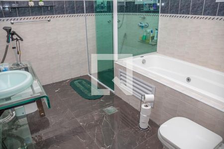 Casa à venda com 213m², 2 quartos e 2 vagas Casa à venda com 213m², 2 quartos e 2 vagasBanheiro da suíte 1