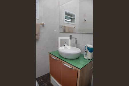 Casa à venda com 213m², 2 quartos e 2 vagas Casa à venda com 213m², 2 quartos e 2 vagasBanheiro social