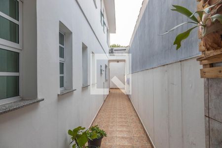 Casa à venda com 213m², 2 quartos e 2 vagas Casa à venda com 213m², 2 quartos e 2 vagasCorredor externo