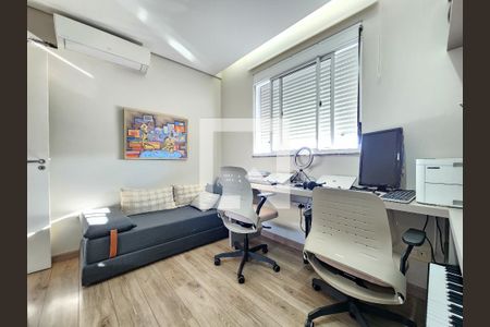 Apartamento à venda com 156m², 4 quartos e 3 vagasQuarto 4