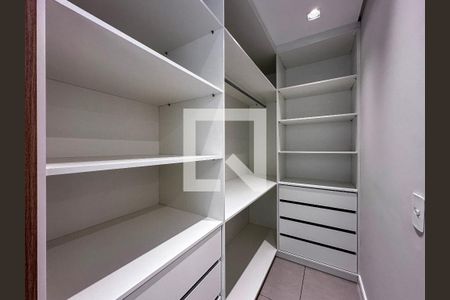 Apartamento para alugar com 64m², 1 quarto e 1 vagaCloset Suíte