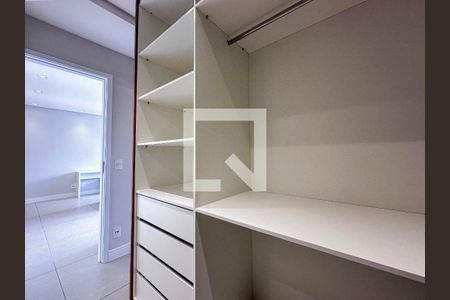 Apartamento para alugar com 64m², 1 quarto e 1 vagaCloset Suíte