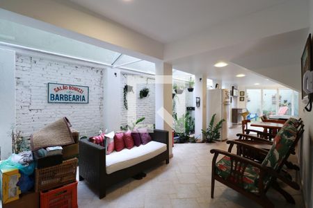 Casa à venda com 220m², 4 quartos e 3 vagasÁrea comum - Salão de festas