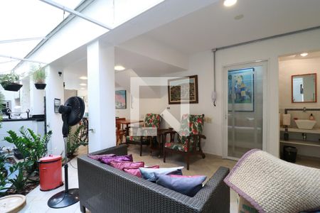 Casa à venda com 220m², 4 quartos e 3 vagasÁrea comum - Salão de festas