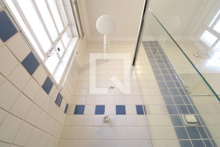 Casa à venda com 220m², 4 quartos e 3 vagasDetalhe do Banheiro da Suíte 4