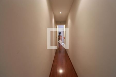 Casa à venda com 220m², 4 quartos e 3 vagasCorredor