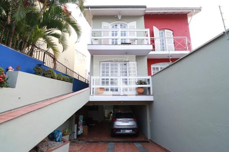 Casa à venda com 220m², 4 quartos e 3 vagasGaragem