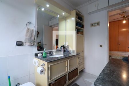 Casa à venda com 220m², 4 quartos e 3 vagasBanheiro da Suíte 1