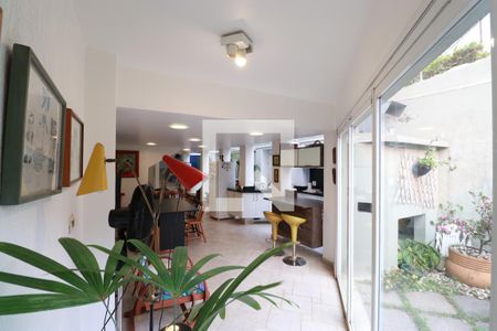 Casa à venda com 220m², 4 quartos e 3 vagasÁrea comum - Salão de festas