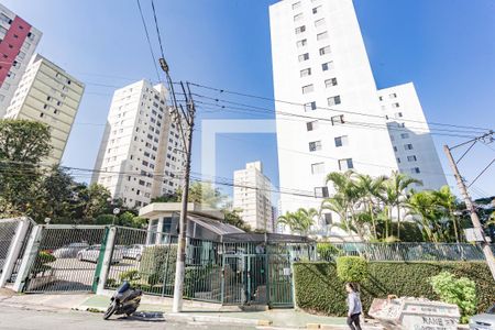 Apartamento para alugar com 52m², 2 quartos e 1 vaga Apartamento para alugar com 52m², 2 quartos e 1 vagaFachada