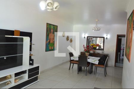 Apartamento à venda com 163m², 4 quartos e 2 vagas Apartamento à venda com 163m², 4 quartos e 2 vagasSala