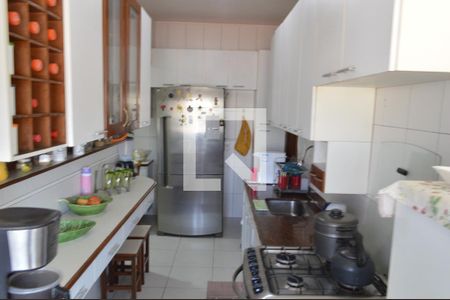 Apartamento à venda com 163m², 4 quartos e 2 vagas Apartamento à venda com 163m², 4 quartos e 2 vagasCozinha