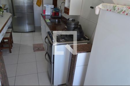 Apartamento à venda com 163m², 4 quartos e 2 vagas Apartamento à venda com 163m², 4 quartos e 2 vagasCozinha