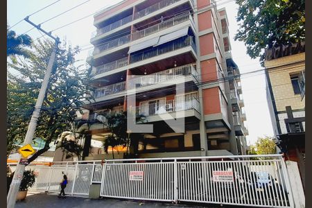 Apartamento à venda com 163m², 4 quartos e 2 vagas Apartamento à venda com 163m², 4 quartos e 2 vagasFachada