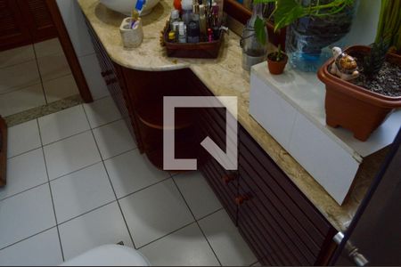 Apartamento à venda com 163m², 4 quartos e 2 vagas Apartamento à venda com 163m², 4 quartos e 2 vagasBanheiro da Suíte