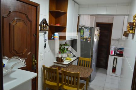 Apartamento à venda com 163m², 4 quartos e 2 vagas Apartamento à venda com 163m², 4 quartos e 2 vagasCopa