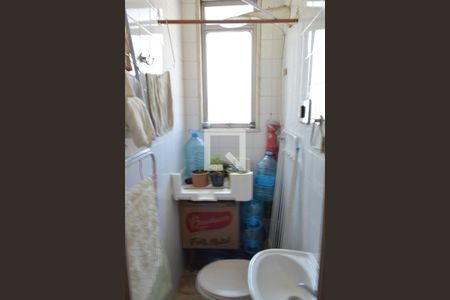 Apartamento à venda com 163m², 4 quartos e 2 vagas Apartamento à venda com 163m², 4 quartos e 2 vagasBanheiro de Serviço