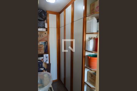 Apartamento à venda com 163m², 4 quartos e 2 vagas Apartamento à venda com 163m², 4 quartos e 2 vagasQuarto de Serviço