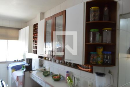 Apartamento à venda com 163m², 4 quartos e 2 vagas Apartamento à venda com 163m², 4 quartos e 2 vagasCozinha