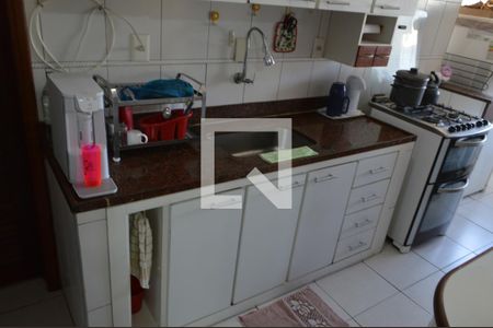 Apartamento à venda com 163m², 4 quartos e 2 vagas Apartamento à venda com 163m², 4 quartos e 2 vagasCozinha