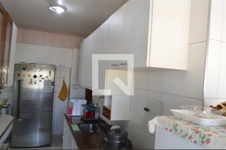 Apartamento à venda com 163m², 4 quartos e 2 vagas Apartamento à venda com 163m², 4 quartos e 2 vagasCozinha