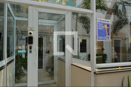 Apartamento à venda com 54m², 2 quartos e 1 vagaFachada + Plaquinha