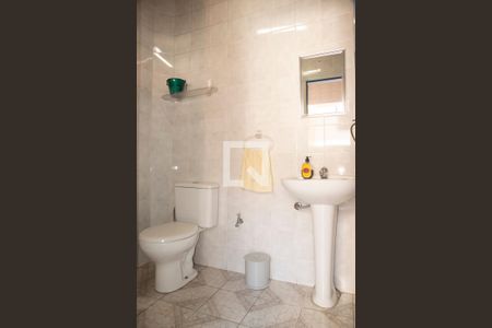 Casa à venda com 180m², 4 quartos e 2 vagasBanheiro de Serviço