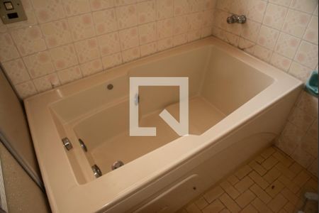 Casa à venda com 180m², 4 quartos e 2 vagasBanheiro